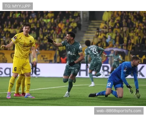 多特蒙德高位压迫下防线频繁暴露空间，近期表现受限对赛季走势形成制约